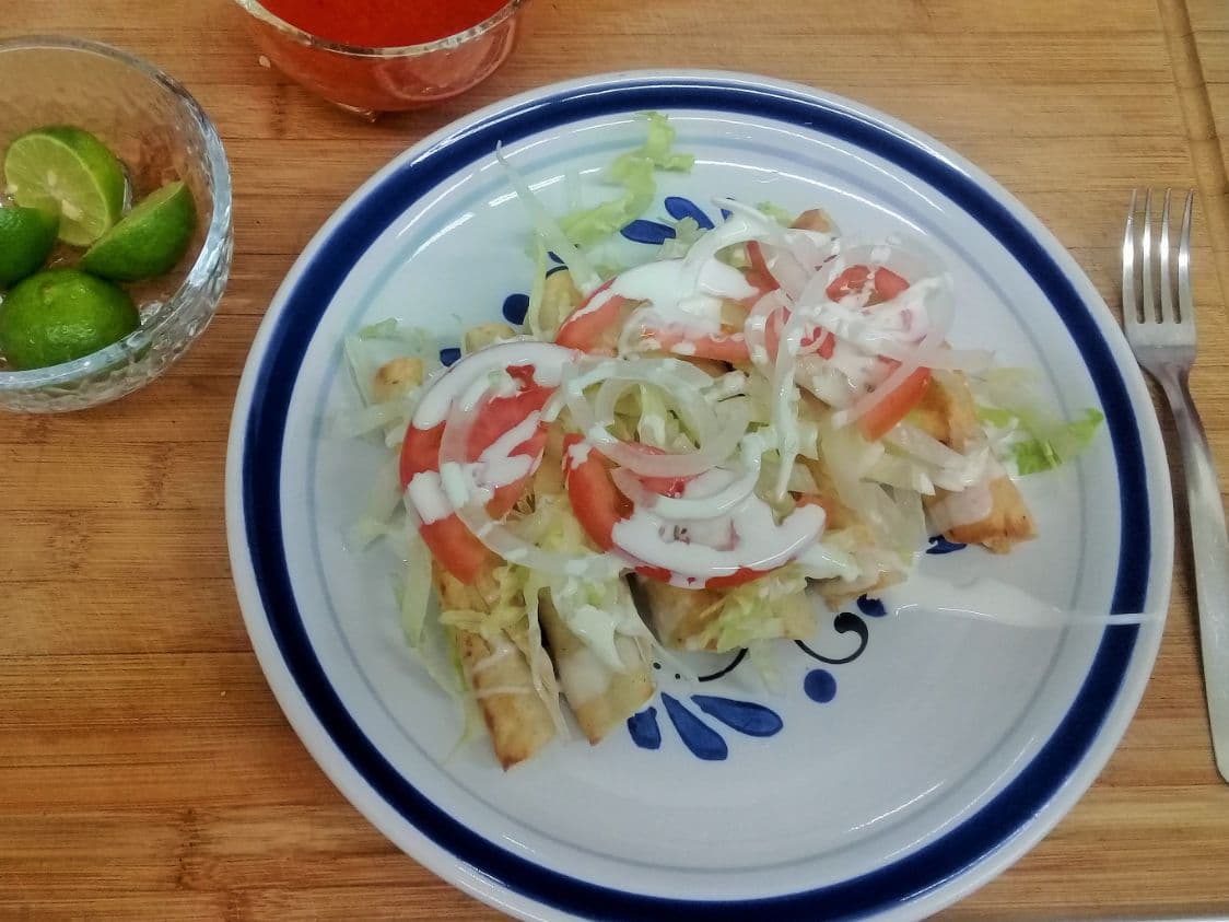 FLAUTAS DE POLLO(5)
