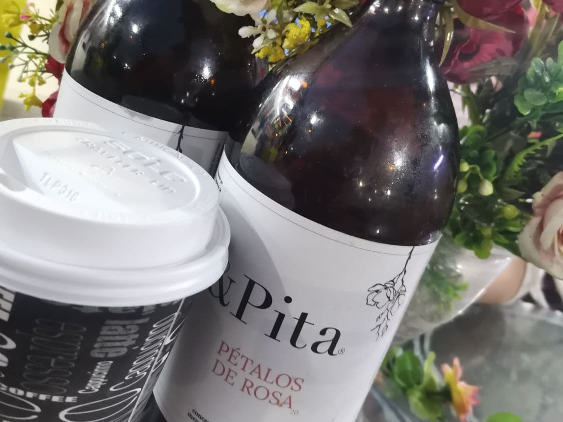Capuccino pétalos de rosas