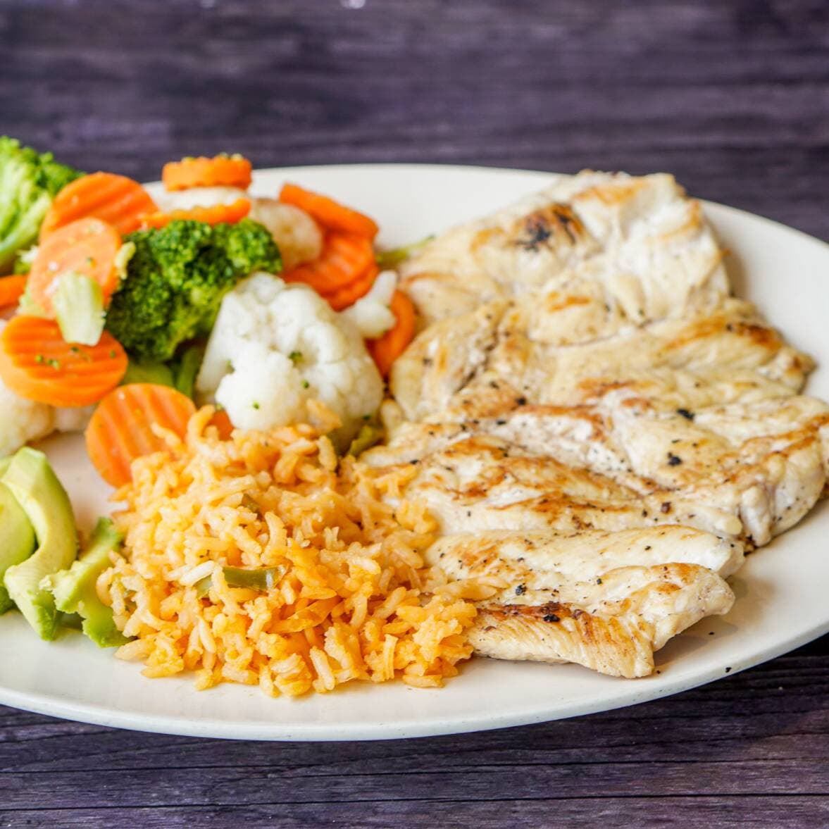 Pechuga a la plancha con verduras al vapor
