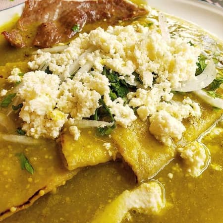Enchiladas Tradicionales o Suizas + Bebida 🥤
