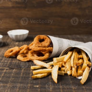 Combo CRUJIENTES AROS DE CEBOLLA CON PAPA + COCA C