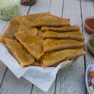 Orden GRANDE Tacos de Canasta