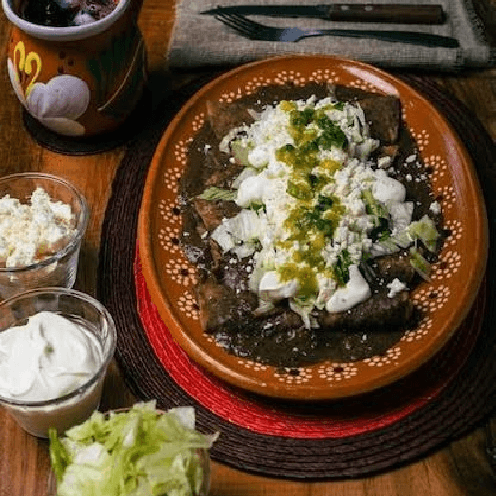 Enfrijoladas con Queso y Crema