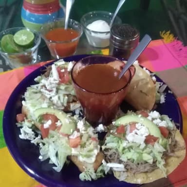 Combo Plato Mixto y Litro de Tamarindo Natural