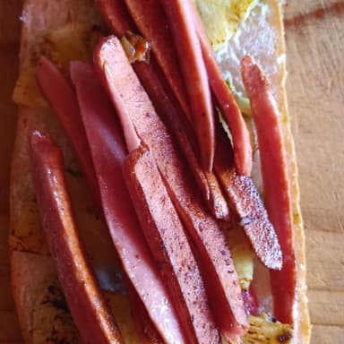 SALCHICHA CON QUESO