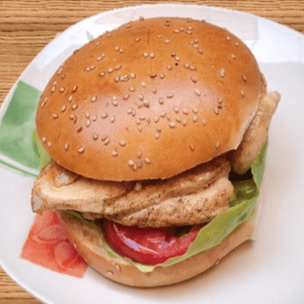 Pan con Filete de Pollo