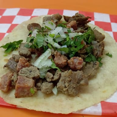Taco Asada con Chorizo Argentino