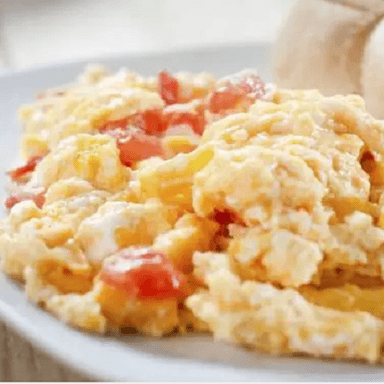 Huevos  Pericos En Combo Arroz y Bebida