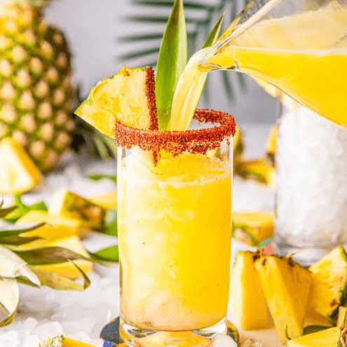 Agua de piña y mango