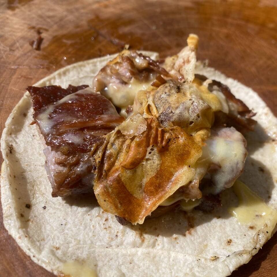 Taco de Chicharrón  Norteño con Queso