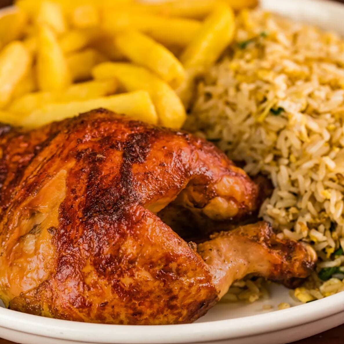 MOSTRITO ( 1/8 POLLO + CHAUFA)