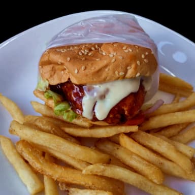 Hamburguesa de Pollo Empanizado a la BBQ