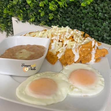 Chilaquiles + Café