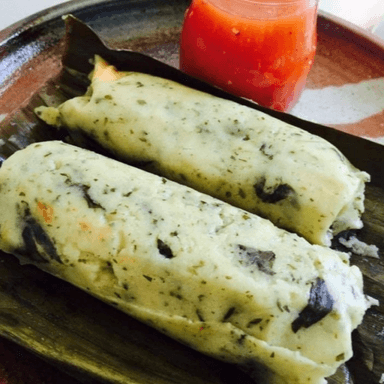 Tamales de Pollo con Chipilín, Ejote y Papa