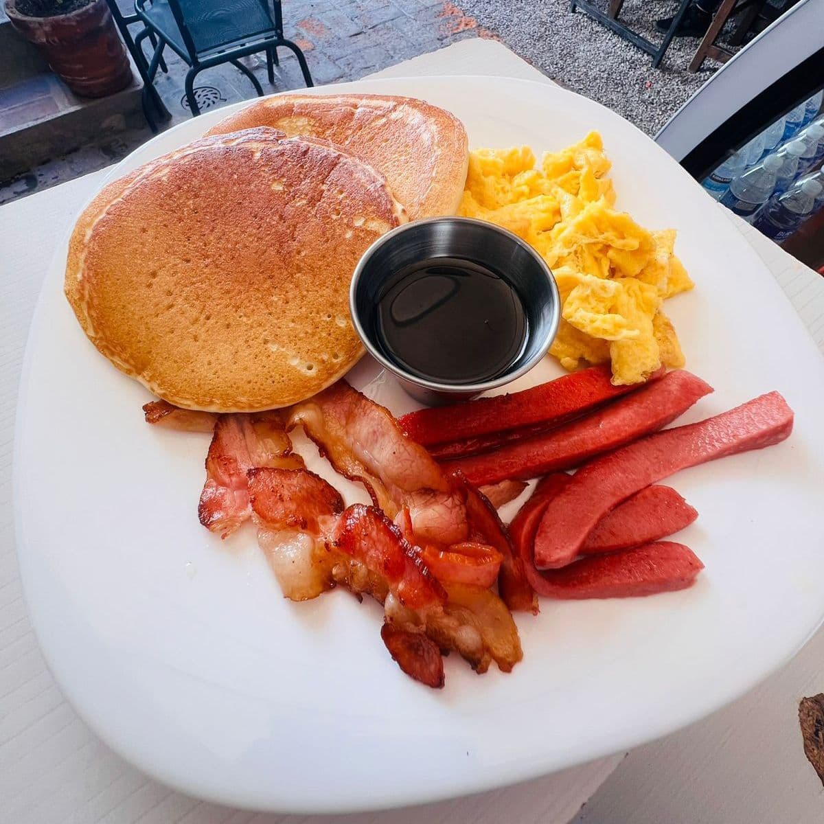 Desayuno Americano acompañado de café
