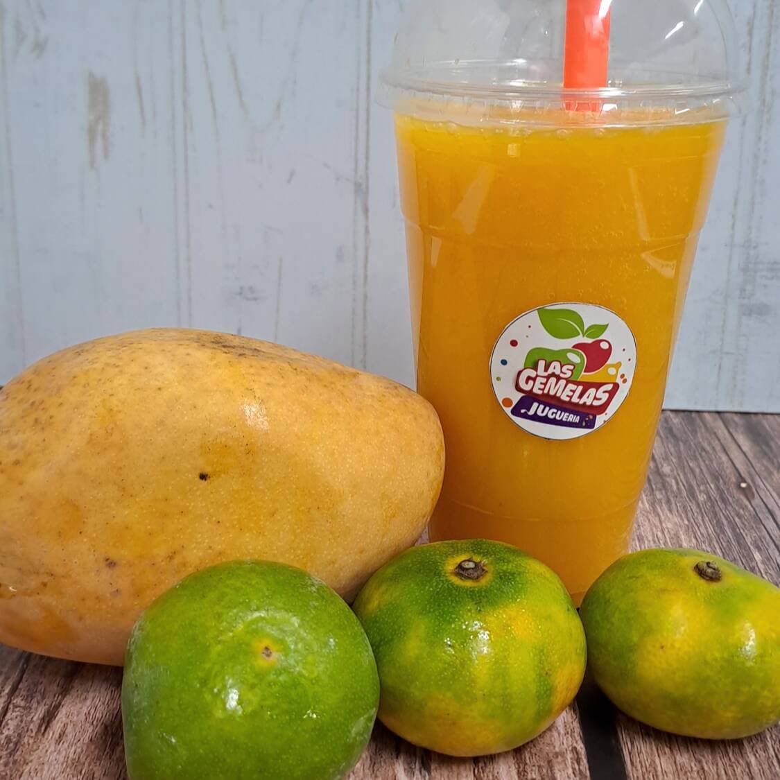 Jugo Mandarina con Mango