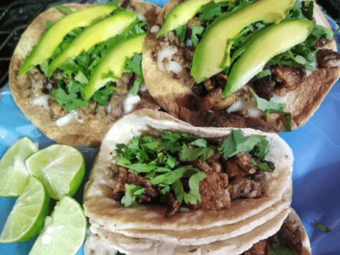 ''LOS GÜEROS'' Tacos de carne asada y más...