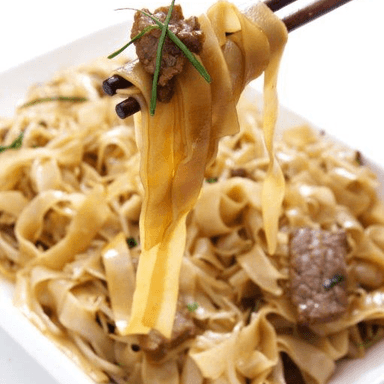 49. Sa Ho Fan frito con carne de res