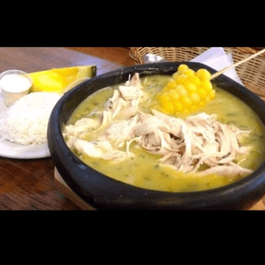 Combo AJIACO  ESPECIAL + Jugo del Dia + Postre