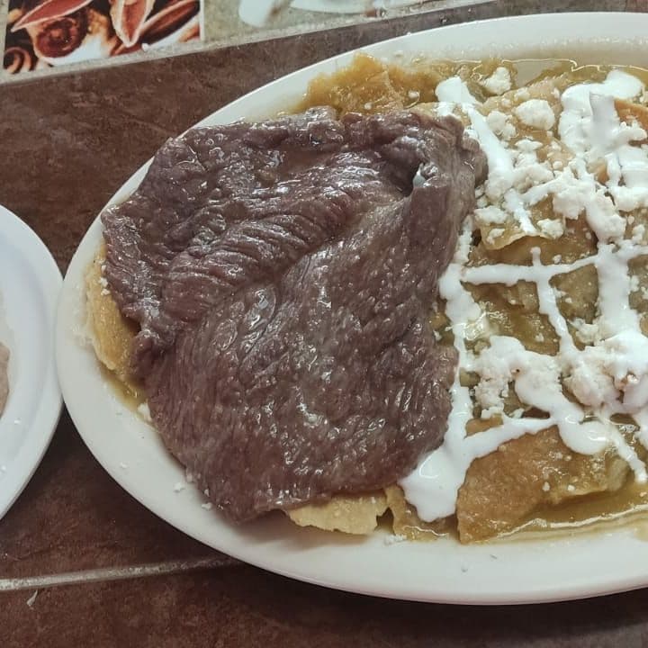 Chilaquiles Verdes con Huevo
