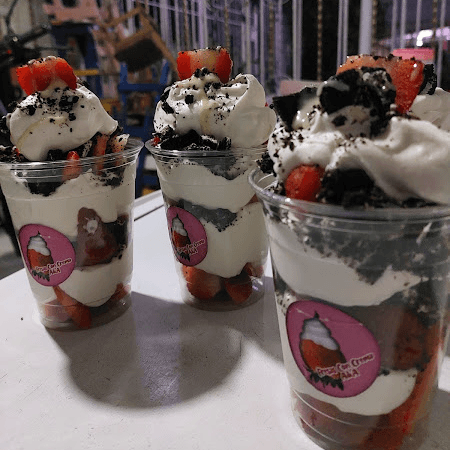 Combito Tres Fresas Con Crema Y OREO