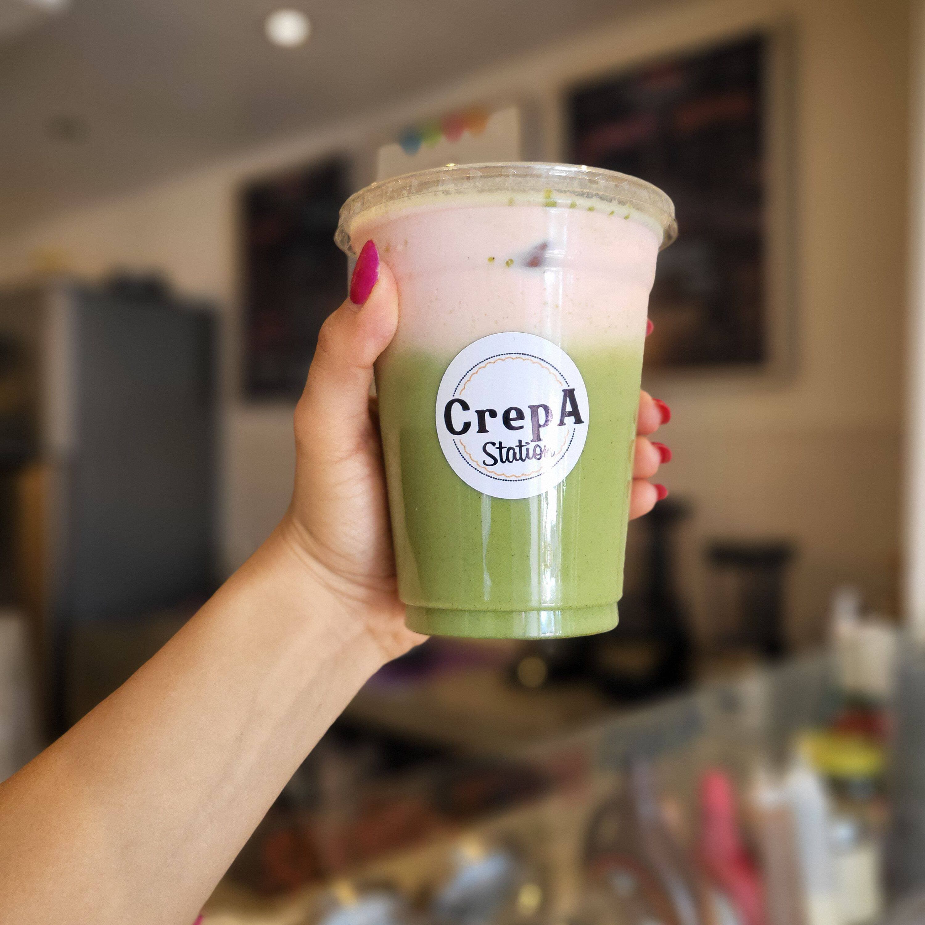 Matcha Latte con Leche de Fresa