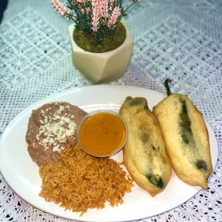 ORDEN DE 2 CHILES RELLENOS DE QUESO