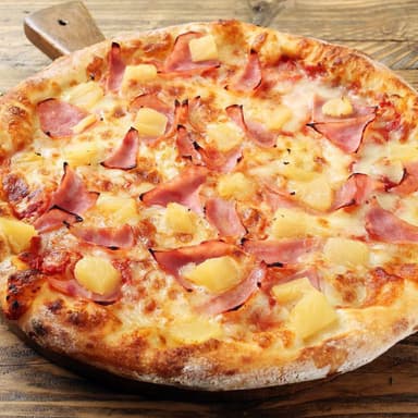 Pizza Hawaiana.