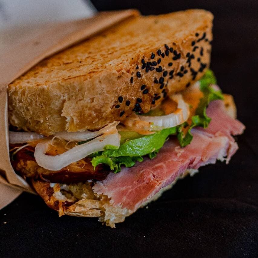 1DeliSándwich + 1Frappuccino + GalletaconChispas