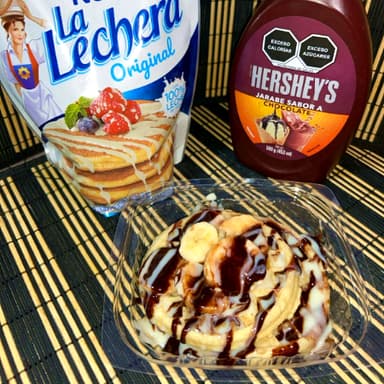 2 WAFFLES 2X2, 2 SABORES, 2 TOPPINGS