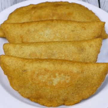 3 Empanadas con Queso Oaxaca o Manchego X $75