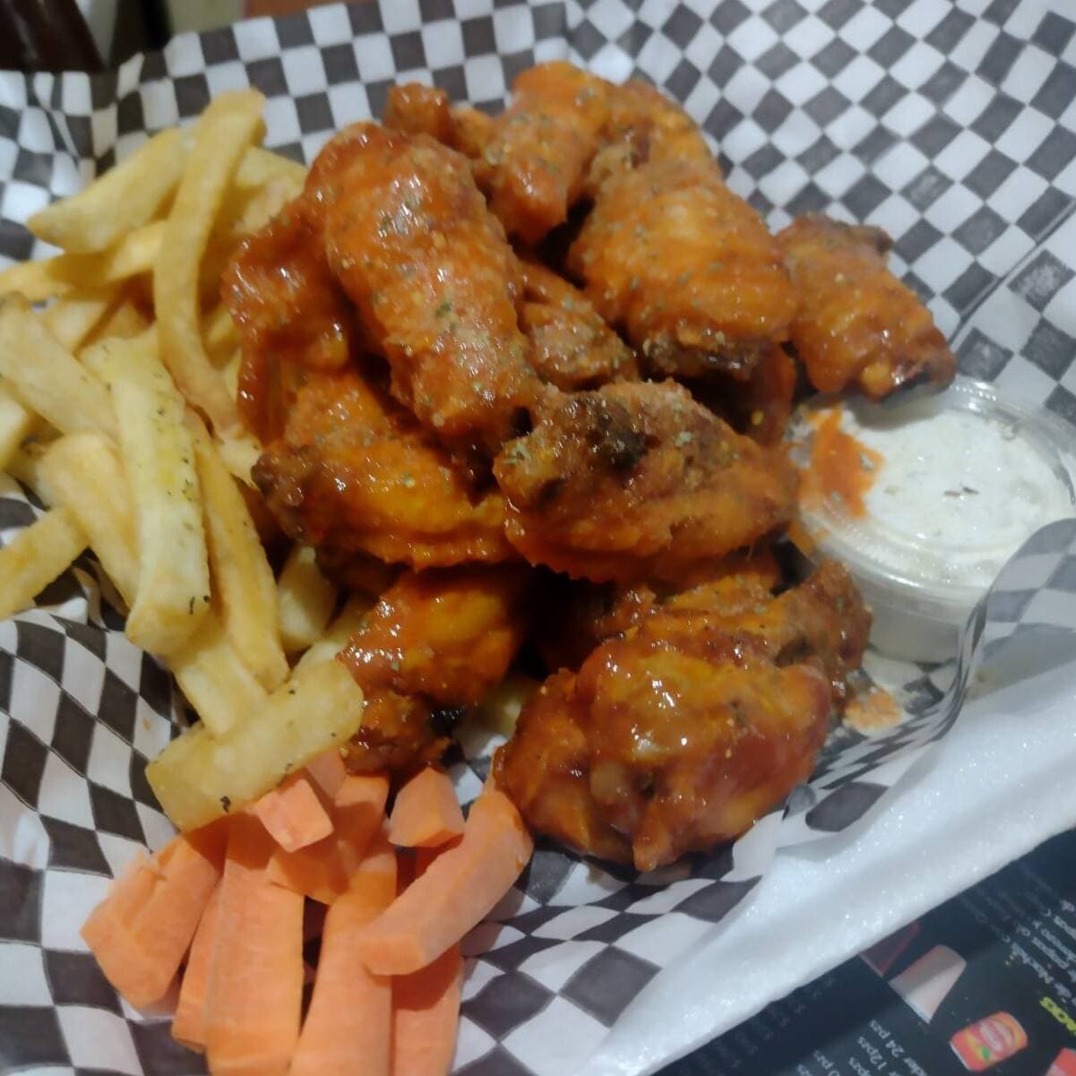 Orden 5 Pzas De Alitas ,Papas Y Vegetales