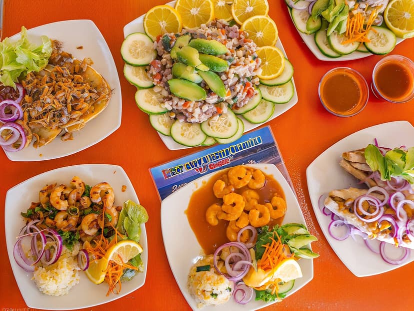 Mariscos y Tortas Ahogadas "El Chino"