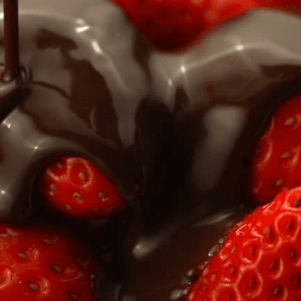 FRESAS BAÑADAS EN SALSA DE CHOCOLATE