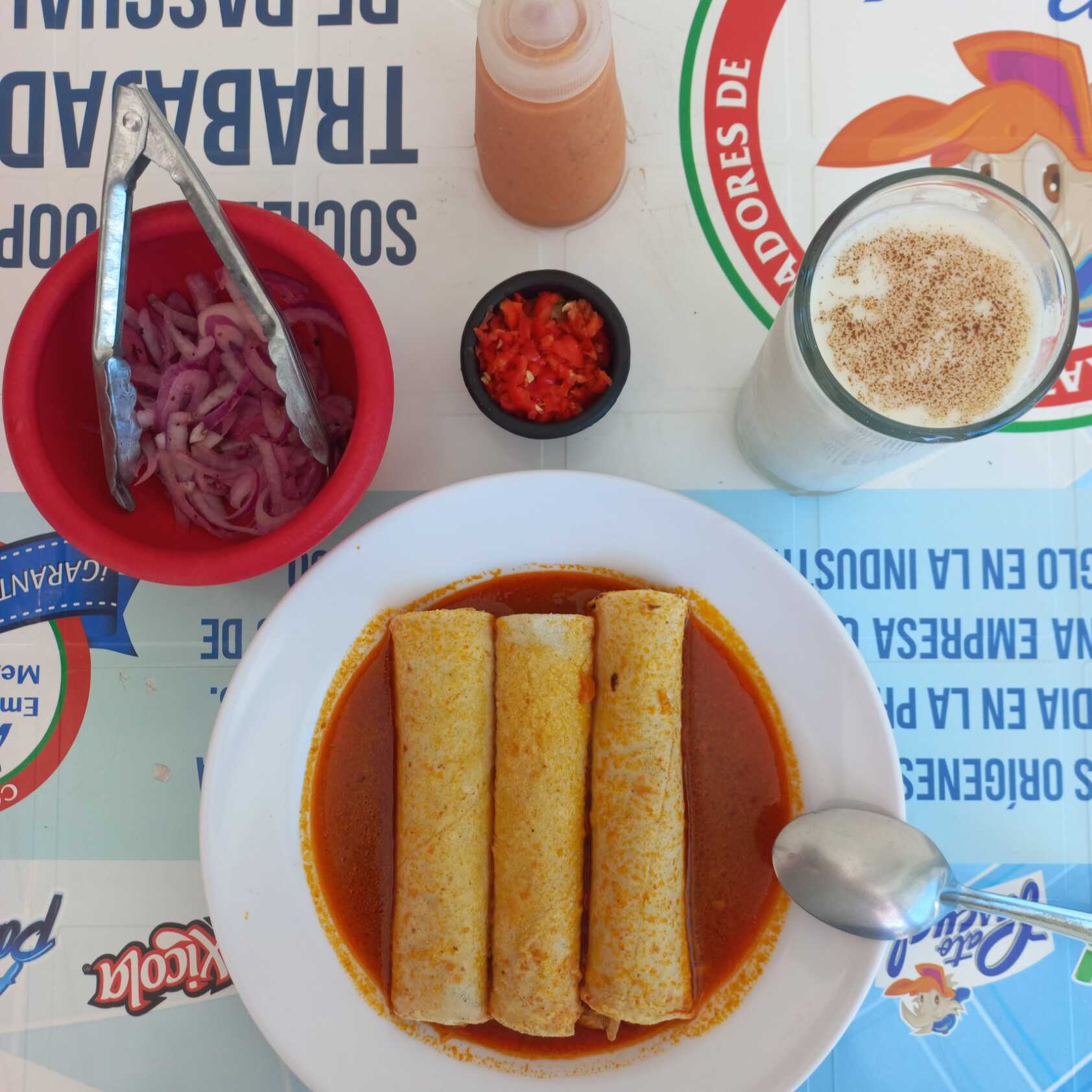 4 Tacos + horchata