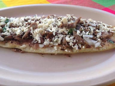 Huarache de bistec
