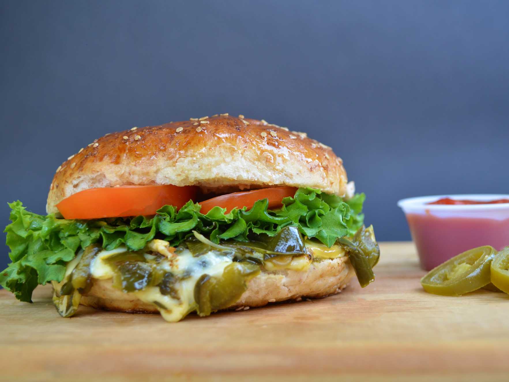 Hamburguesa de Queso y Rajas