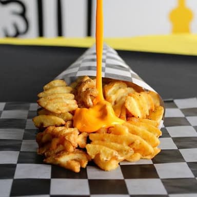 Papas Criscut con Queso y Tocino
