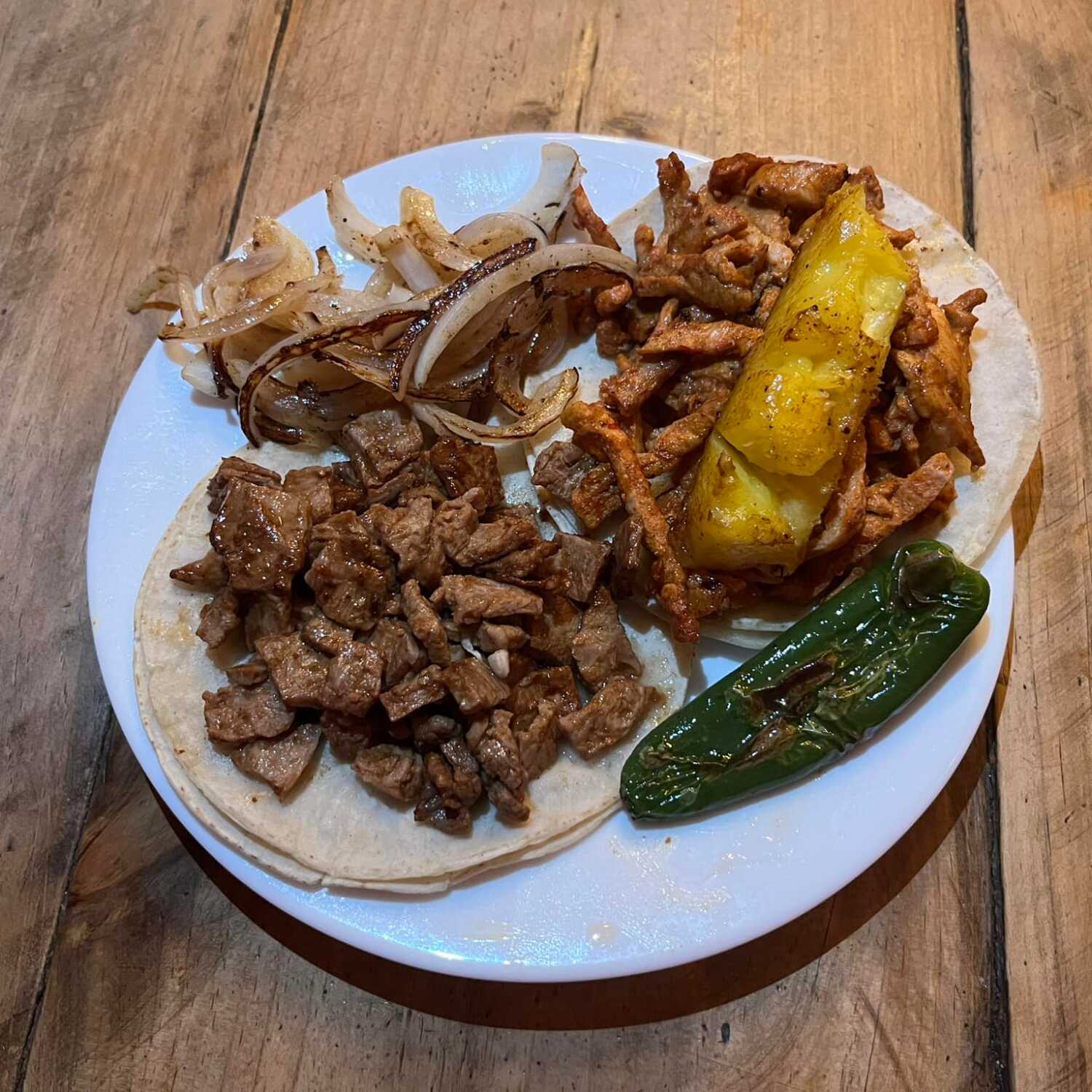 Taco Bistec de Res con Queso