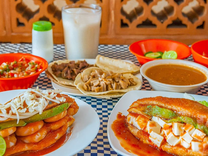 Tortas Ahogadas y Carnitas Valentinos