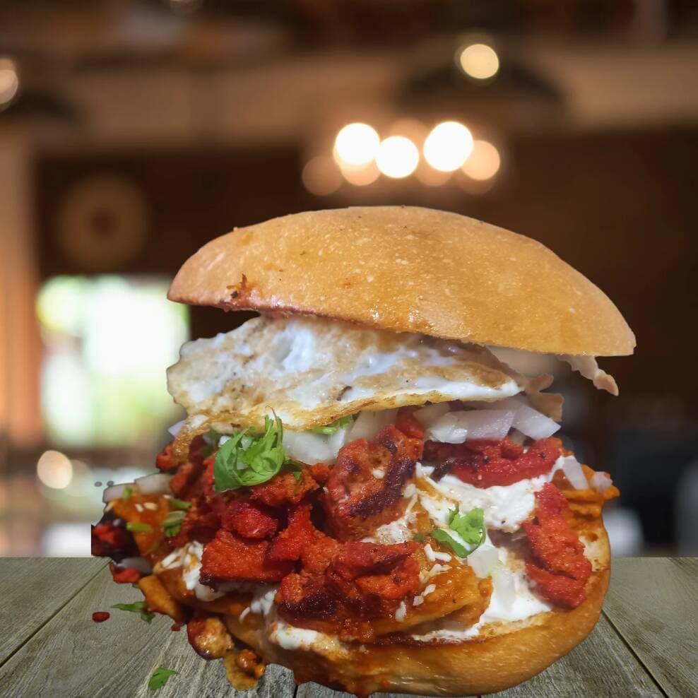 Torta de Chilaquiles (Adobada)