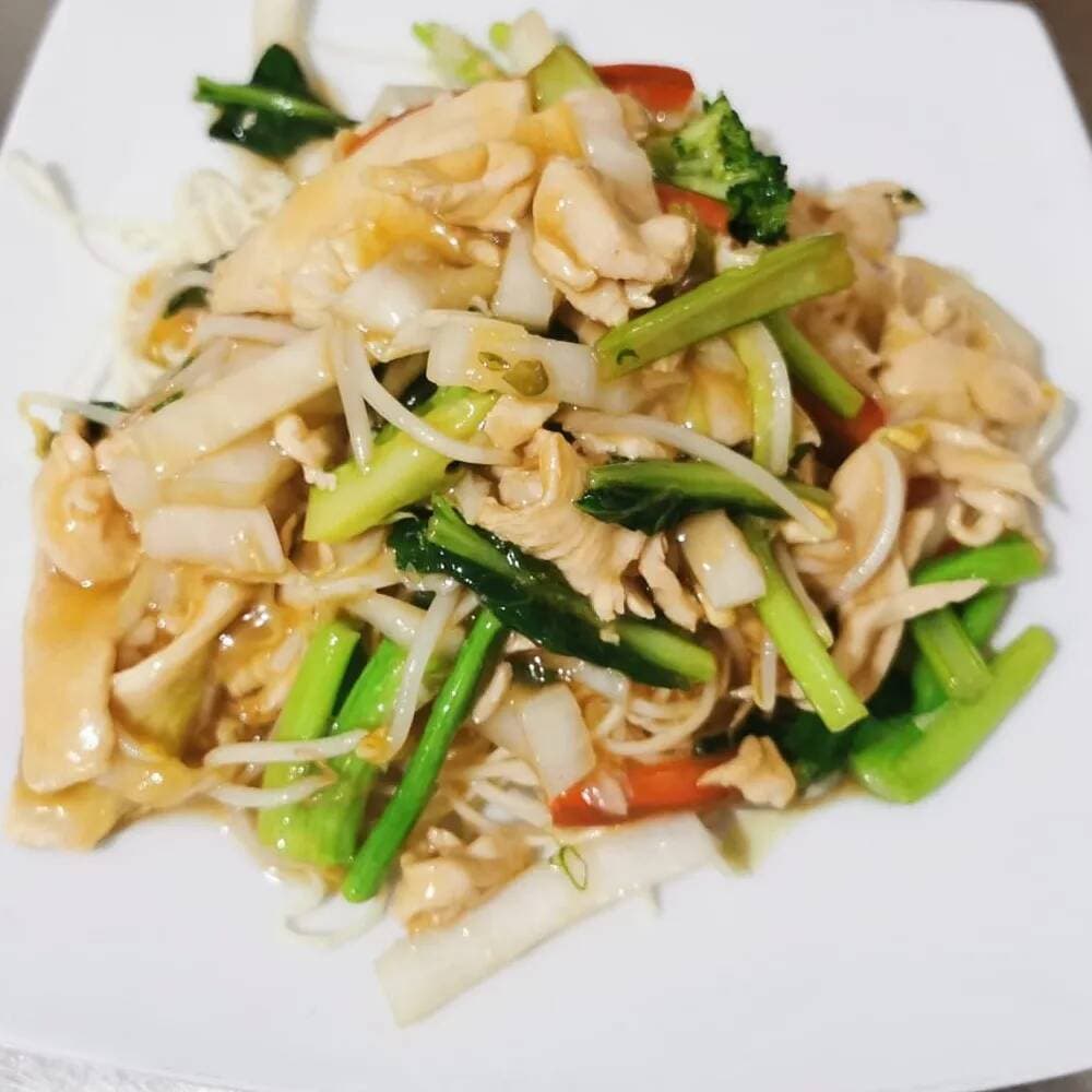 Tallarín con Pollo Menú