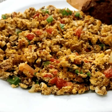 Machaca con Huevo en Salsa Mexicana