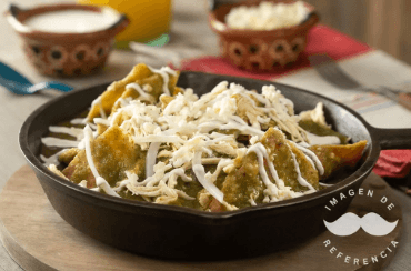 Chilaquiles Verdes con 2 Huevos