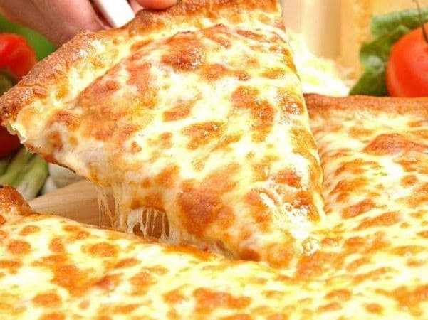 Pizza de salchicha asadera