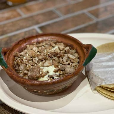 Queso Fundido de Lengua