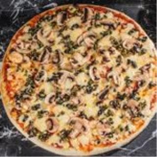 Pizza Champiñón con jalapeños tatemados