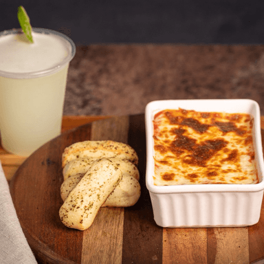 Combo Lasaña Boloñesa + Limonada 14 OZ