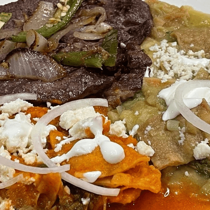 Chilaquiles con Sirloin