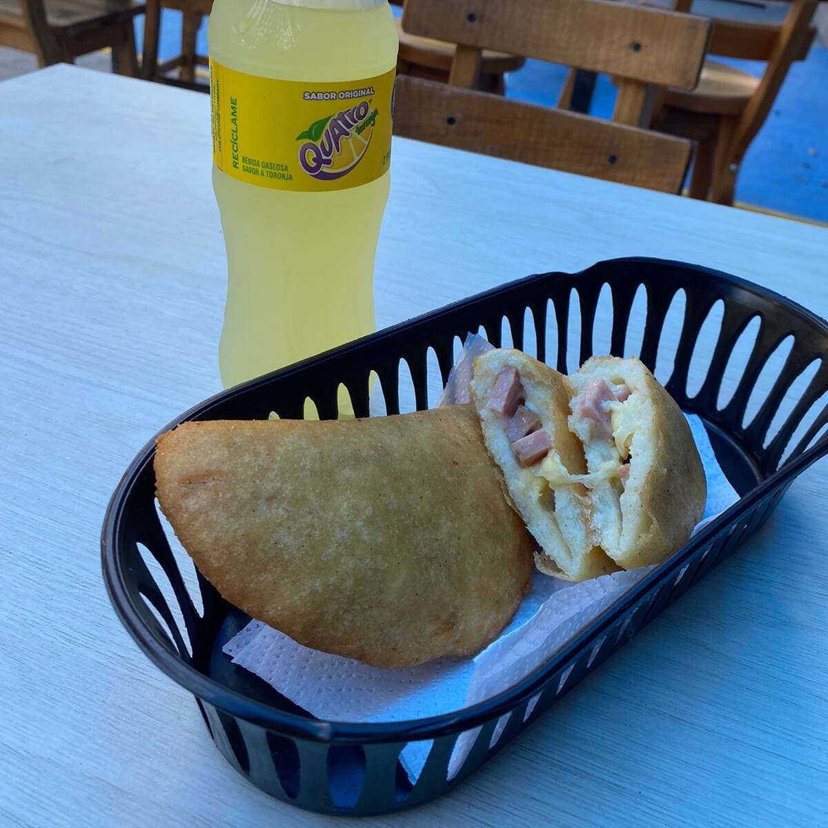 Empanada de Jamon Y Queso